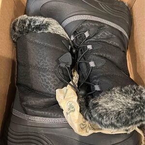 New in Box: Kamik snow boots